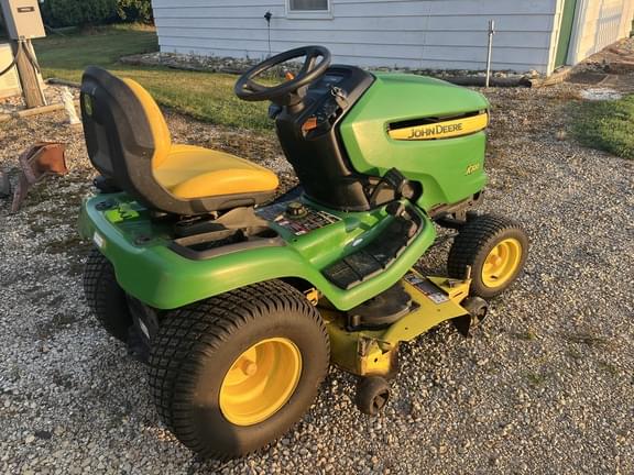 Image of John Deere X320 equipment image 3