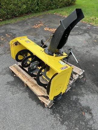 Image of John Deere X320 equipment image 4