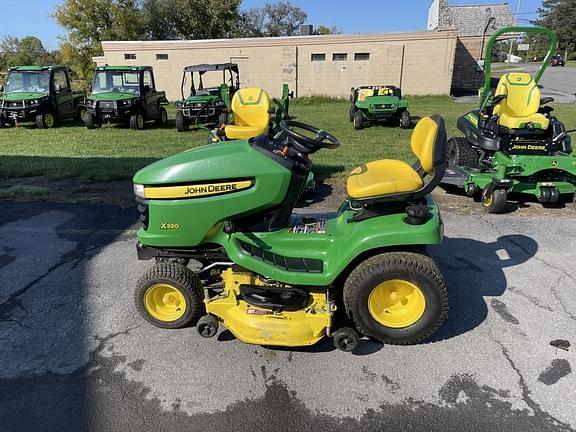 Image of John Deere X320 equipment image 4