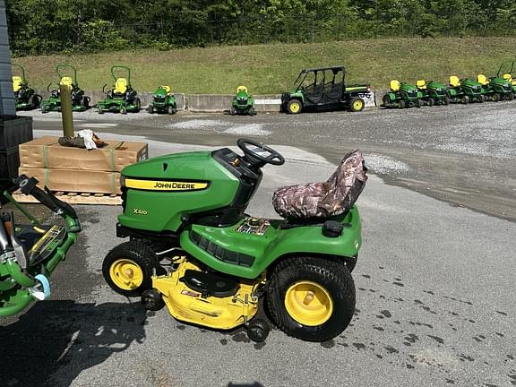 Image of John Deere X320 equipment image 3