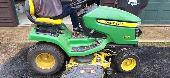 Image of John Deere X320 Image 0