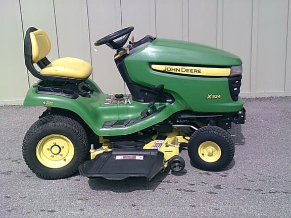 Image of John Deere X324 equipment image 1