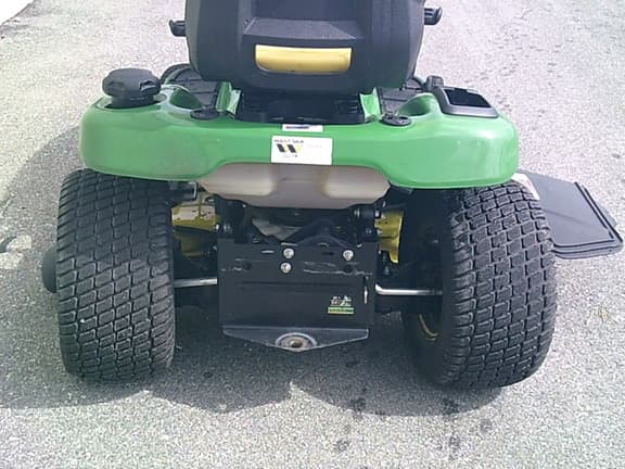 Image of John Deere X324 equipment image 3