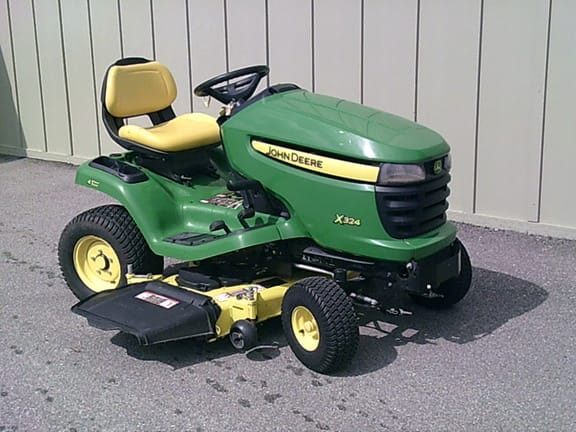 2013 John Deere X324 Equipment Image0