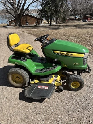 2013 John Deere X324 Equipment Image0