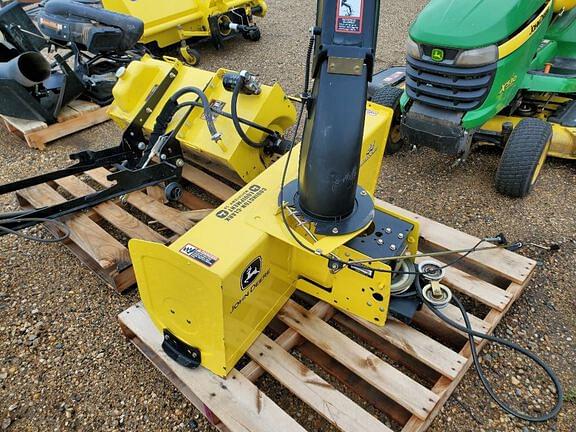 Image of John Deere X530 equipment image 3