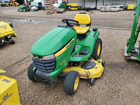 Image of John Deere X530 equipment image 1