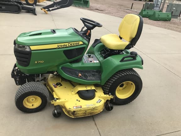 Image of John Deere X710 equipment image 1