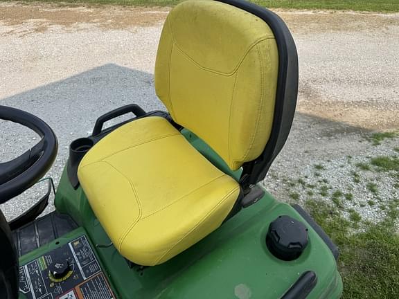 Image of John Deere X710 equipment image 3