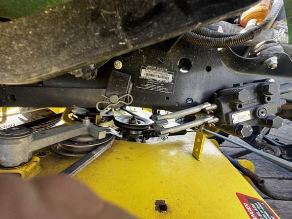 Image of John Deere X710 equipment image 3