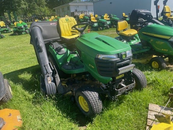 2013 John Deere X730 Equipment Image0