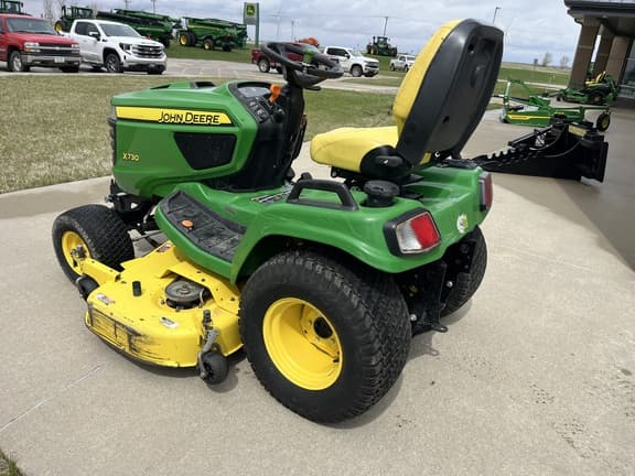 Image of John Deere X730 equipment image 2