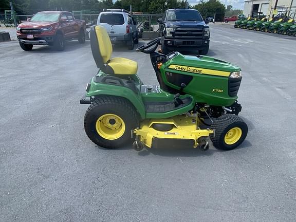 Image of John Deere X730 equipment image 4