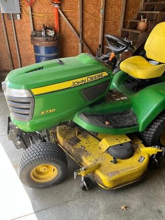 Image of John Deere X730 equipment image 3