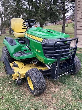 Image of John Deere X730 equipment image 3