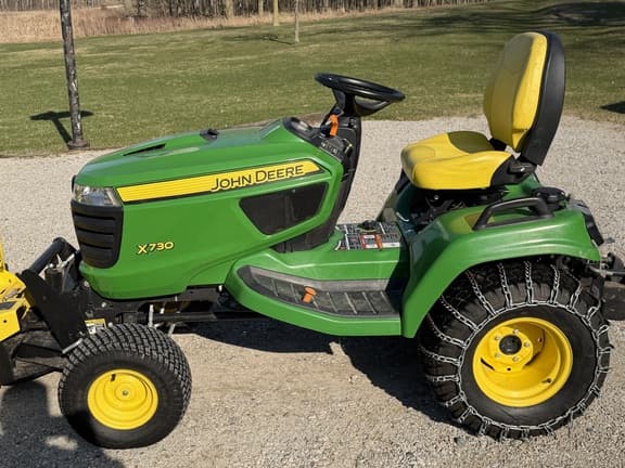 Image of John Deere X730 equipment image 2