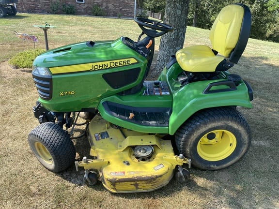 2013 John Deere X730 Equipment Image0