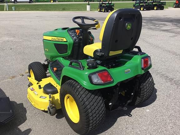 Image of John Deere X730 equipment image 3