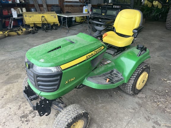 2013 John Deere X730 Equipment Image0