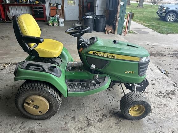 Image of John Deere X730 equipment image 2