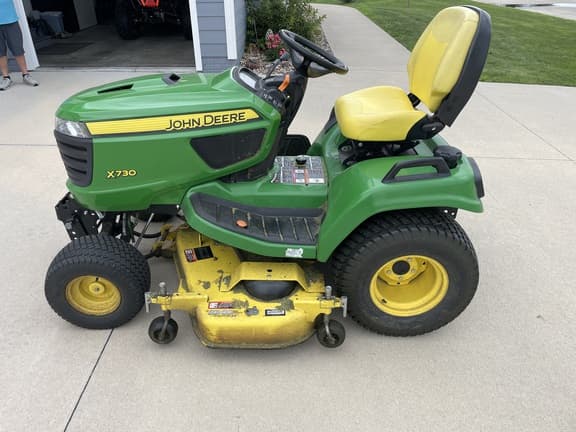 Image of John Deere X730 equipment image 1