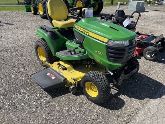 2013 John Deere X730 Equipment Image0