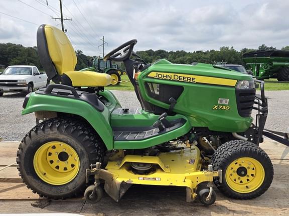 Image of John Deere X730 Primary image