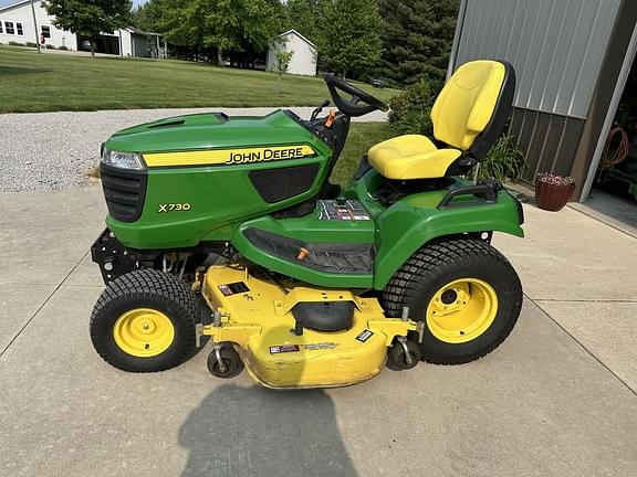 Image of John Deere X730 equipment image 2