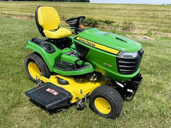 Image of John Deere X730 equipment image 2