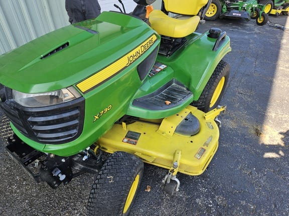 2013 John Deere X730 Equipment Image0