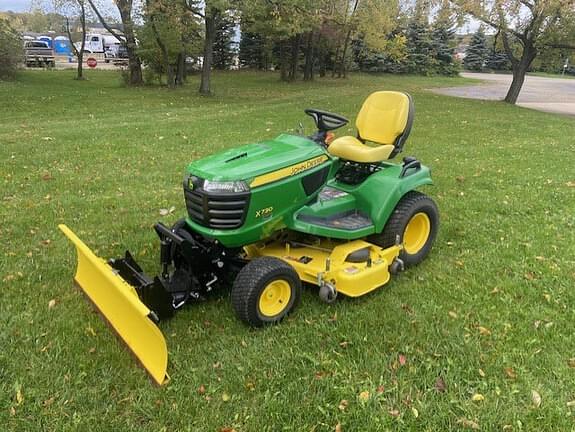 Image of John Deere X730 equipment image 1