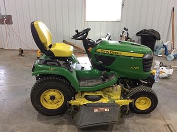 2013 John Deere X734 Equipment Image0