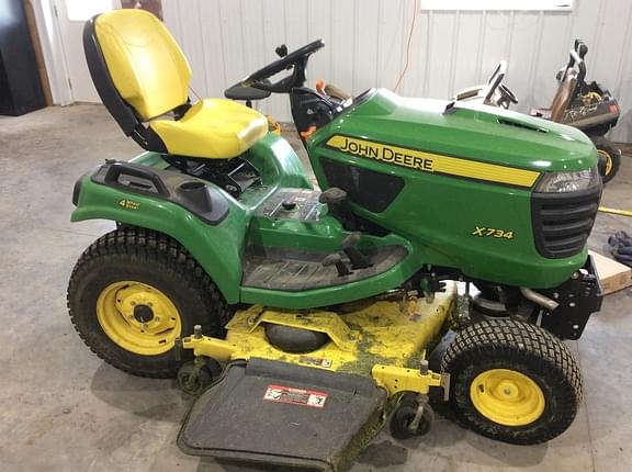 Image of John Deere X734 equipment image 1