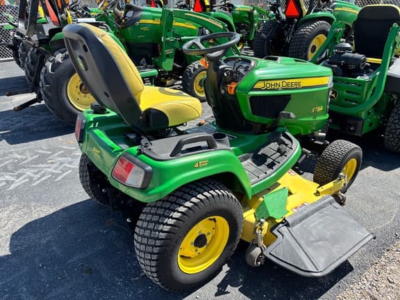 Image of John Deere X734 equipment image 3