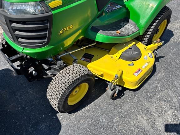 Image of John Deere X734 equipment image 1