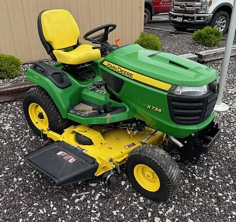 Image of John Deere X734 equipment image 2