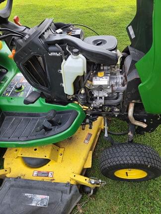 Image of John Deere X734 equipment image 1