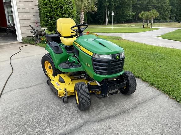 Image of John Deere X734 equipment image 1