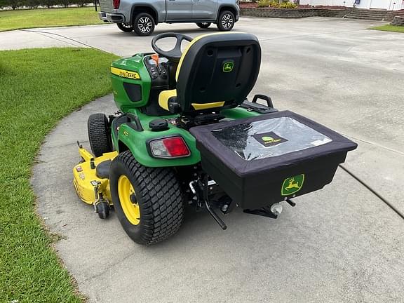 Image of John Deere X734 equipment image 4