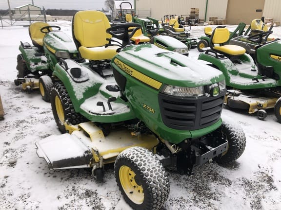 Main image John Deere X738