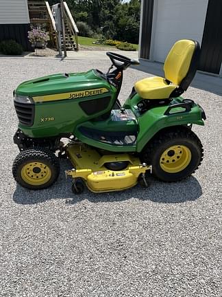 Image of John Deere X738 equipment image 1