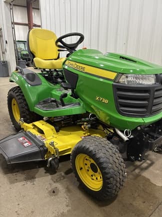 Main image John Deere X738