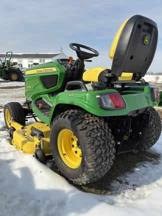 2013 John Deere X738 Equipment Image0