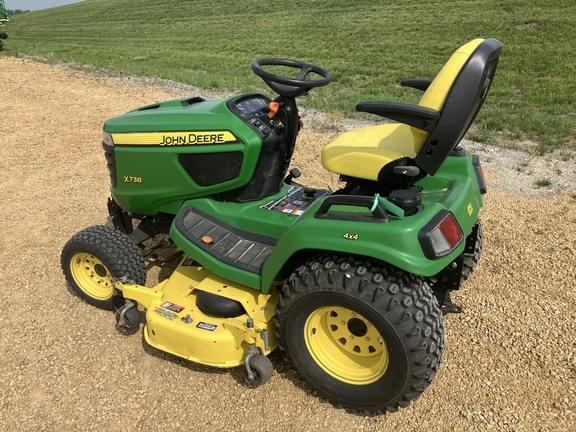 Image of John Deere X738 equipment image 1
