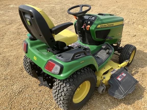Image of John Deere X738 equipment image 3