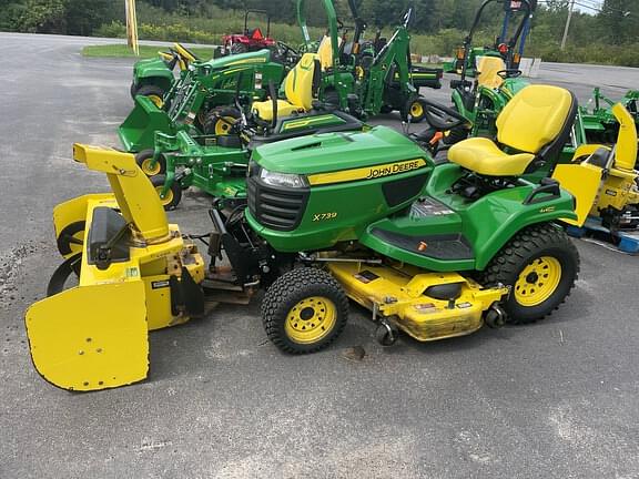 Image of John Deere X739 equipment image 1