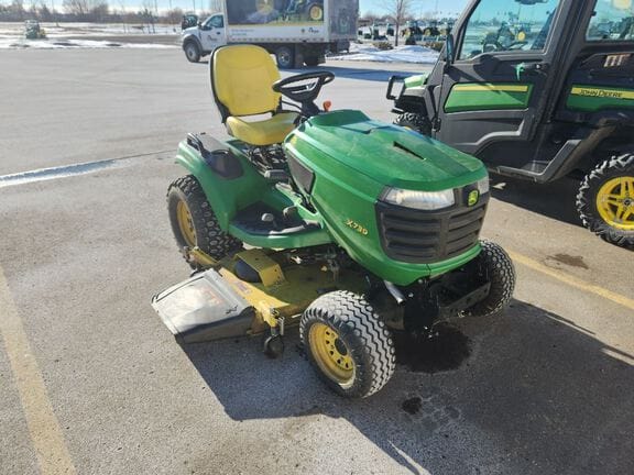 2013 John Deere X739 Equipment Image0