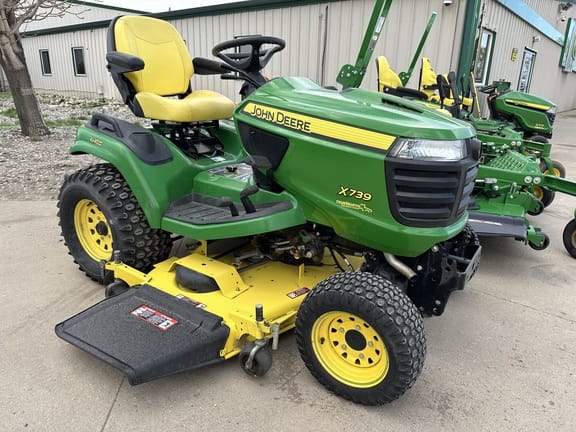 2013 John Deere X739 Equipment Image0