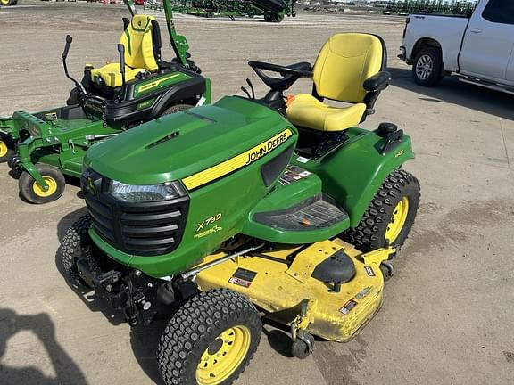 Image of John Deere X739 equipment image 2