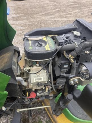 Image of John Deere X739 equipment image 4